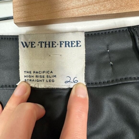 Free People Pacifica Coated Straight Leg Jeans in Black Size 26 - Picture 4 of 7